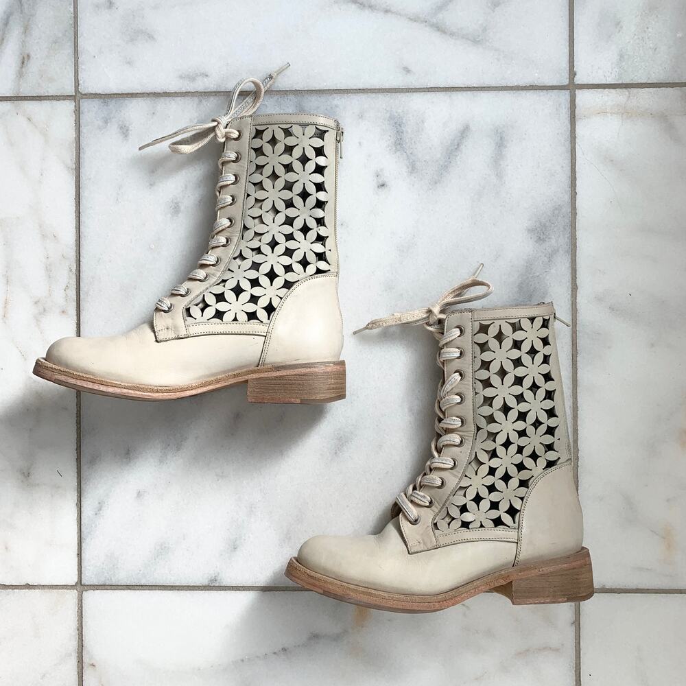 Free People Flower Power Cut Out Lace Up Leather Combat Boot Ivory Size 37 - Picture 3 of 11